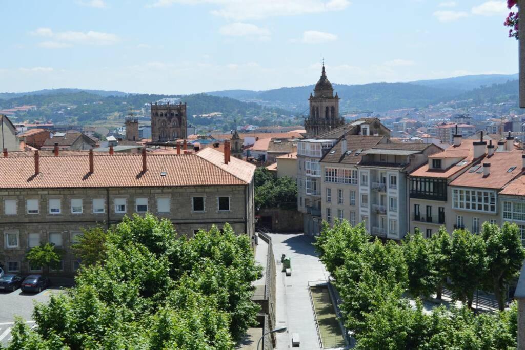 Amplio Y Luminoso Piso En El Centro De Ourense Exteriör bild